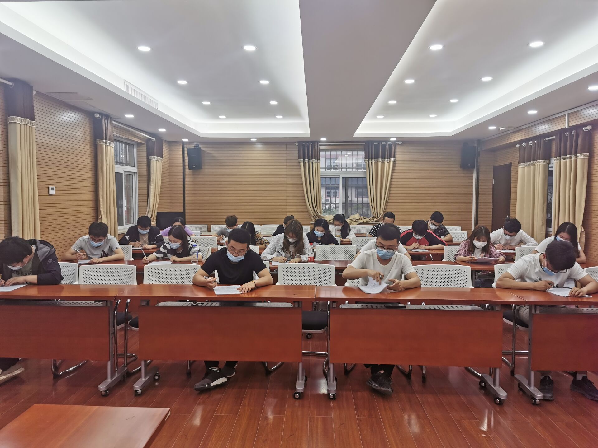 ���Ź����217��(�й���)����